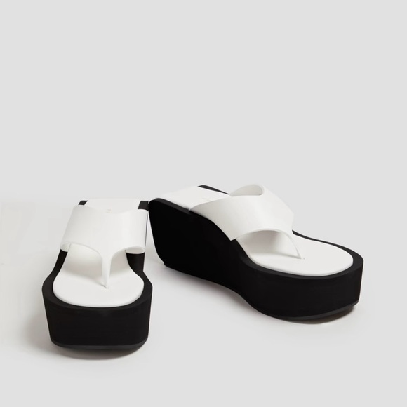 FRAME Le Ocean leather sandals NWOB - Picture 1 of 11